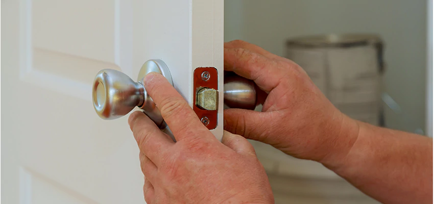 AAA Locksmiths For lock Replacement in Niles