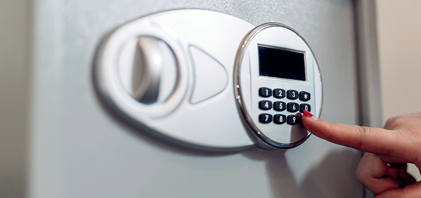 Jewelry Safe Cracking in Niles, Illinois