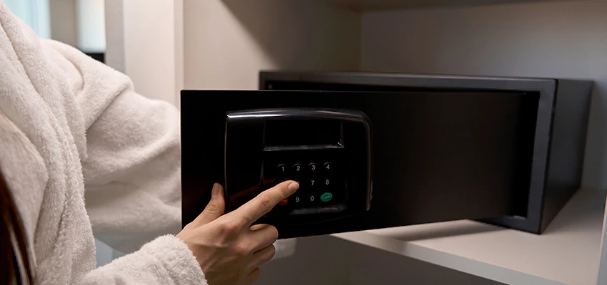 Safe Unlocking Service Company in Niles, Illinois