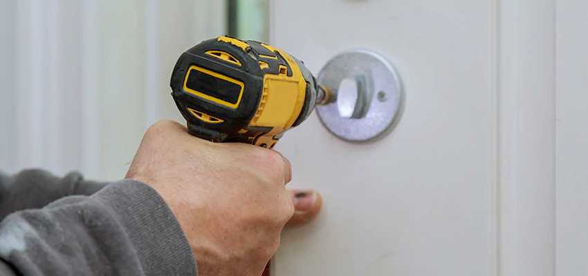 Street Locksmith For Smart Lock Repair in Niles