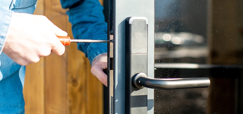 Aluminium Door Lock Replacement in Niles, Illinois