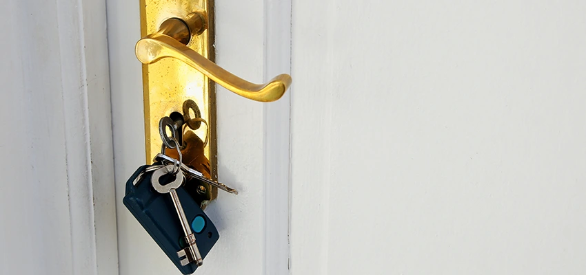 Broken Door Key Extraction in Niles, IL